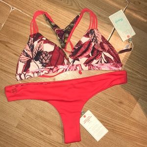 NWT❤️❤️ SALE✨💗MAAJI SWIM RED SET MEDIUM